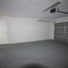 Garage (3) Garage (3)