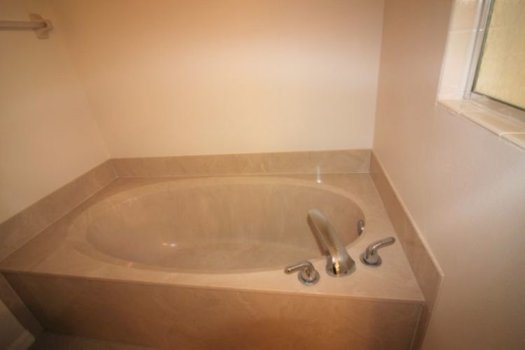 Master Bathroom (5) Master Bathroom (5)