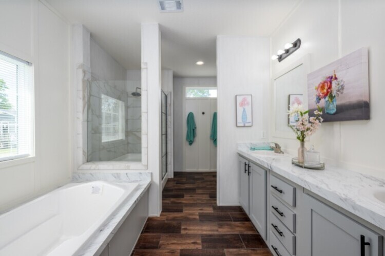 25 Master Bath 25 Master Bath